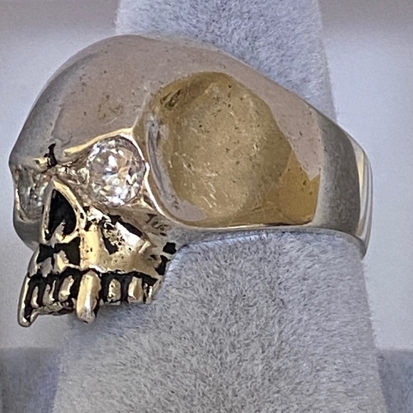 SOLD❣️Silver skull ring clear cz stones - Picture 4 of 7